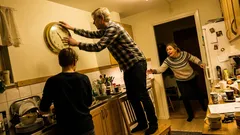 Kort berättelse: Det började med en repig köksklocka – och slutade i total tystnad