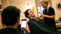 Kort berättelse: Det han frågade i salongen fick hela rummet att tystna