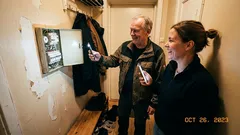 Kort berättelse: Strömmen dog i min lägenhet – och pappas gamla replik kom tillbaka