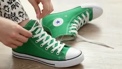 Vänster eller höger: Vilken sko tar du på dig först? Det här säger det om din personlighet