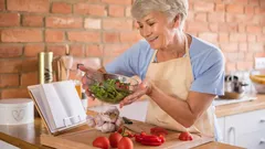 Ett steg mot lång livslängd: vilken mat man ska avstå från och vad människor som blir 100 år gamla äter