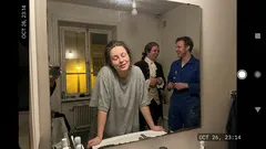 Kort historia: Jag trodde badrumsdörren var stängd, tills någon plötsligt stod bakom mig