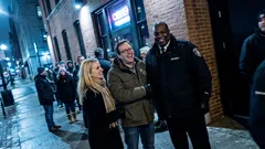 Kort berättelse: En kommentar i krogkön fick hela gänget att brista ut