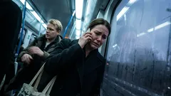 Kort berättelse: Tre sms på pendeln som fick världen att stanna