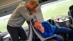 Kort berättelse: En främling sa något till oss på tåget och allt stannade