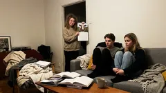 Kort berättelse: Kalendern försvann – och hela kvarteret började viska