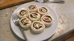 Rotolini med stracchino, prosciutto och ruccola – kalla munsbitar som går att förbereda