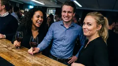 Kortnovell: Jag följde med ut motvilligt – sen öppnade han munnen