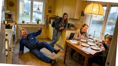 Kort berättelse: Pappa stod vid elskåpet och log på ett sätt jag fruktade