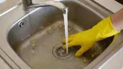 En enda tablett och kokande vatten – stoppet försvinner direkt: enkel huskur