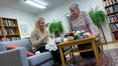 Kort berättelse: Jag öppnade mormors låda och hittade något som förändrade mina kvällar