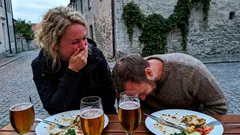 Kort berättelse: Jag drog ett ”pappaskämt” i Visby – och rummet stannade