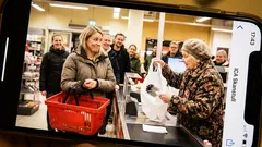 Berättelse: Jag stod i kön på ICA när hon sa det ingen vågar