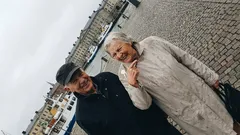 Kort berättelse: Vår heliga söndagspromenad fick ett oväntat avbrott från ovan