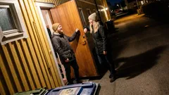 Kort historia: Varje söndag låste farfar in sig i badrummet—och vi vågade aldrig fråga varför