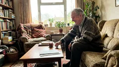 Kort berättelse: Ett urdåligt skämt följde mig i åratal – tills en kväll i badrummet