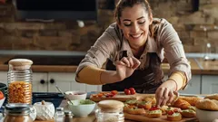 Vad ska man ge till någon som älskar att laga mat: airfryer, multikokare eller mixer?