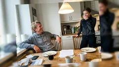 Kortnovell: Pappa drog ett uselt skämt i soffan – och jag kunde inte släppa det