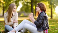 Varför du ber om ursäkt även när du inte har gjort fel: Psykologen pekar ut fyra huvudorsaker