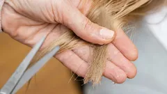 Frissigt, sprött hår som bara hänger? 5 knep som räddar det utan salongsbesök