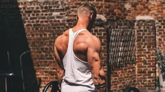 Ryggen blir bredare när dessa muskler är engagerade: hur du bygger upp din träning på rätt sätt