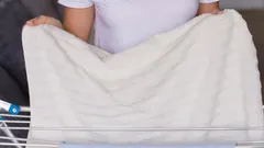 Så torkar du tvätten snabbt på vintern: tricket som räddar dina lakan från fukt