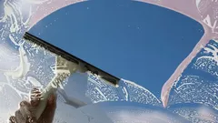 Det bästa sättet att putsa fönster utan ränder: Du behöver bara en ovanlig ingrediens