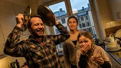 Kort berättelse: Pappa tog fram två kastrullock och hela köket blev knäpptyst
